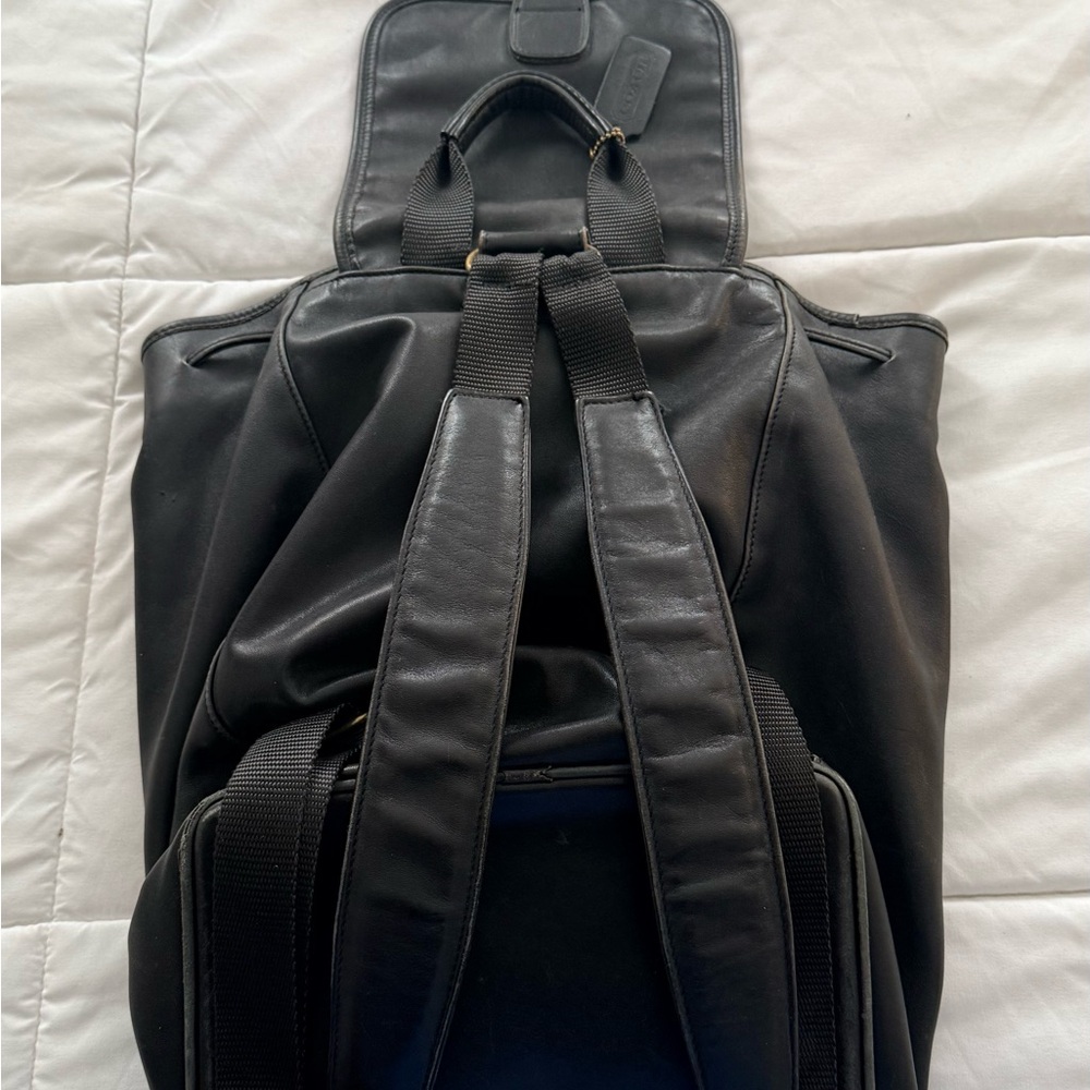 Vintage Coach Black Leather Drawstring Backpack Flap Buckle Gold Hardware 90s C6